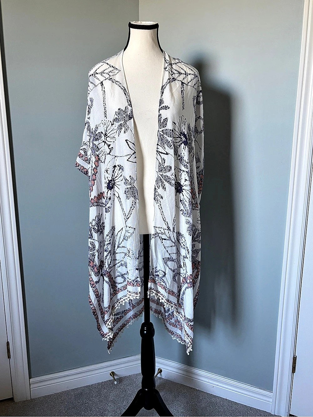 🔥🆕🔥 Blue Sky Clothing Co Darcy Kimono Cover Up Ivory Navy Floral Pom Pom OS NWT